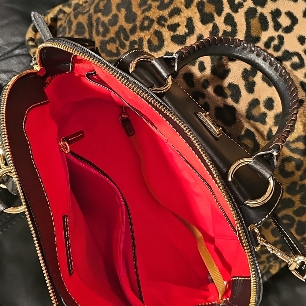 DOONEY & BOURKE BAG... EXCELLENT CONDITION - Picture 11 of 16